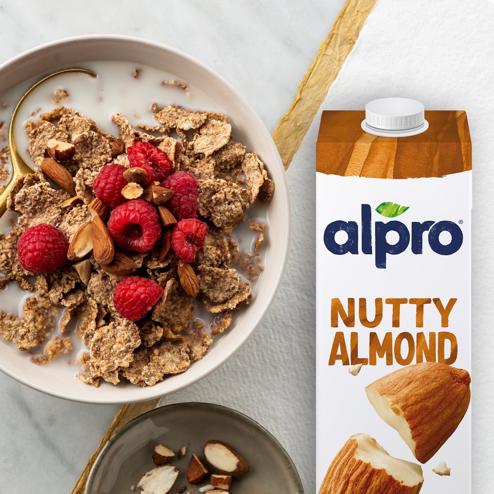 Alpro Almond Drink, 1L,(Pack of 4) 100% Plant Based And Dairy Free, Suitable For Vegans, Naturally Free From Lactose, Rich In Nutrients